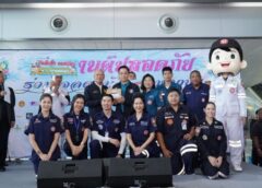 มูลนิธิป่อเต็กตึ๊ง แจกจ่าย “ชุดของขวัญคลายร้อน” พร้อมมอบของใช้จำเป็นแก่ผู้สูงวัยเทศกาลสงกรานต์