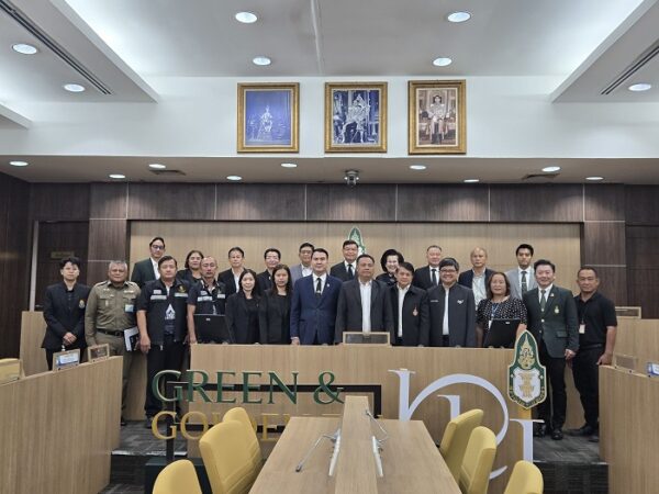 นายกสภาสถาบันการอาชีวศึกษาภาคกลาง 5 ร่วมประชุมสถาบันพระปกเกล้า