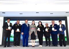 ผู้ตรวจราชการ วธ. ผู้แทน รมว. มอบรางวัล “สื่อดิจิทัลสร้างสรรค์สังคม” ในงานประชุมใหญ่ สภท.