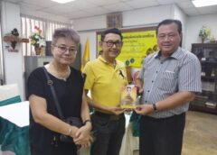 “พี่จี๊ด สุนทร” ศิลปินใจบุญ เยือนสมาคมหนังสือพิมพ์ฯ บูชาหลวงพ่อคูณ 50 องค์ สมทบทุนบูรณะอาคาร